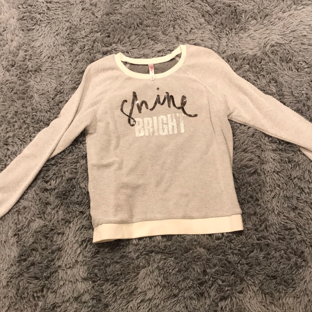 Long sleeve shirt/sweater